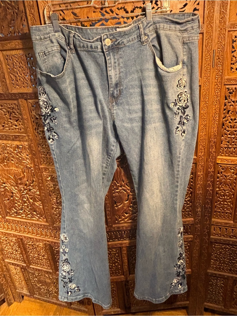 VIP Honey Embroidered Light Blue Wide-Leg Jeans for Women